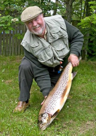 Photograph of Caithness Angler takes Record Fish